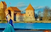 Indų filme veikėjams už nugarų šmėžuoja Trakų pilis