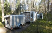 Kvapą gniaužiančios gaudynės: miškais sprukusius kontrabandininkus persekiojo ir sraigrasparniu