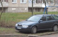Savaitės „Baudos kvitas“: stovėjimo aikštelė - kiemo veja