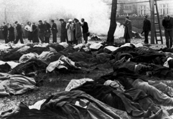 1941 m. birželį artėjant karo veiksmams, Lvovo Lonckovo kalėjimas virto mirties konvejeriu. Čia birželio 24-28 d. NKVD sušaudė 1681 žmogų. Įvykdyti šią siaubingą piktadarystę įsakymą Nr.2445/M pasirašė SSRS saugumo komiteto liaudies komisaras V. Merkulova
