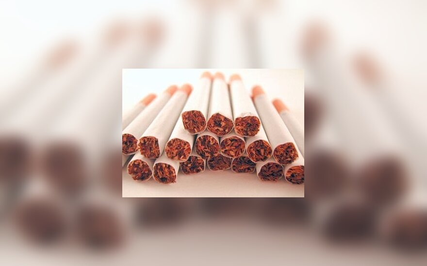 Pasieniečio mašinoje ir namuose – kontrabandinės cigaretės