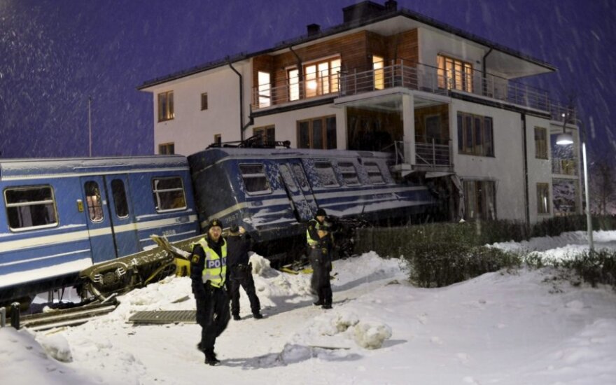 Valytoja nekalta dėl incidento, kai Švedijoje į namą rėžėsi traukinys