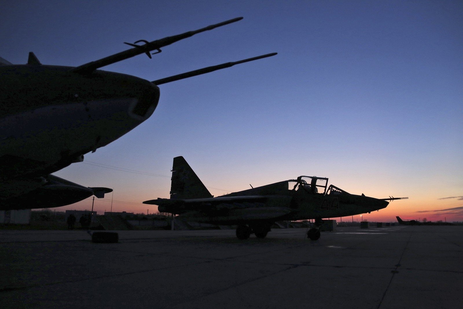 СМИ pоссийские пилоты бомбили уходивших из Пальмиры боевиков ИГ
