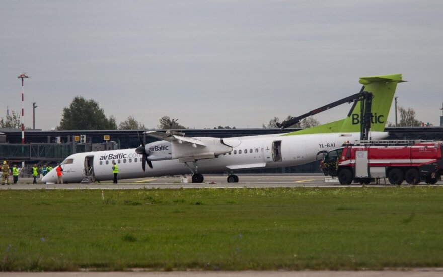 Rygoje Airbaltic lėktuvas leidosi avariniu būdu 