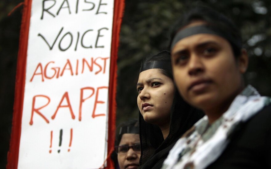 Merginos Bangladeše protestuoja prieš seksualinį išnaudojimą