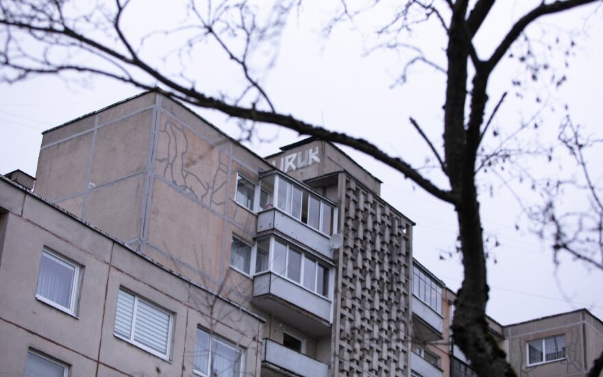 Трещины в многоквартирных домах и осыпающийся фасад - только вершина айсберга: жители Литвы живут на пороховой бочке