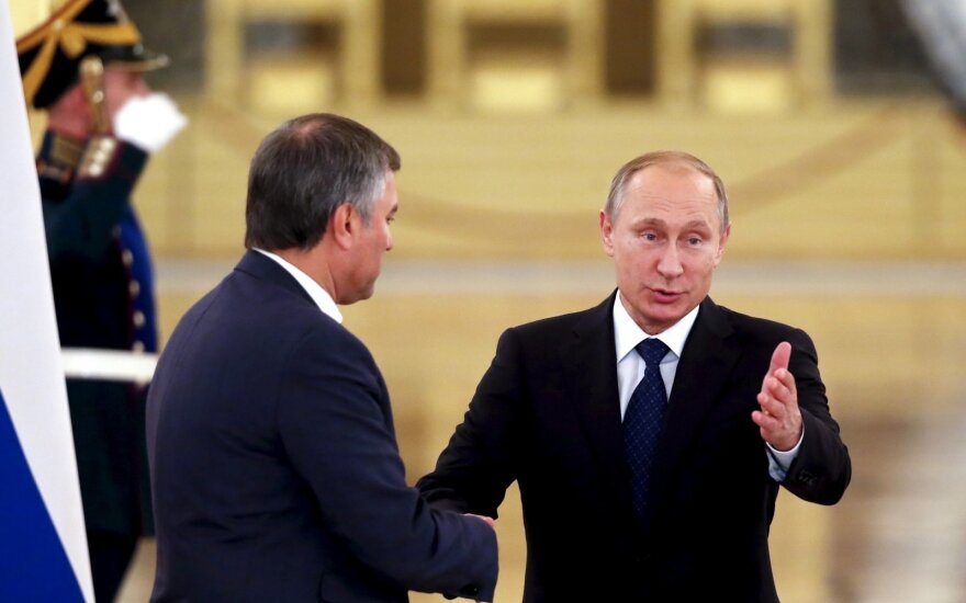 Путин предложил Госдуме поддержать кандидатуру Володина на пост спикера