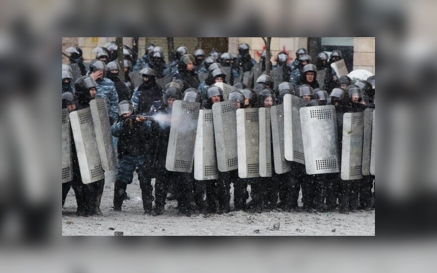 Минобороны Украины: армия против протестующих применяться не будет