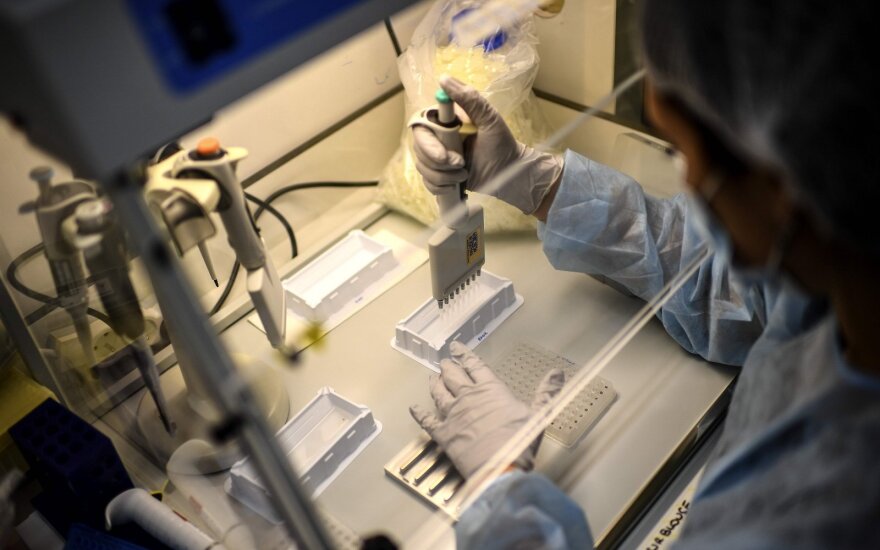 В США разрабатывают "супервакцину" от всех возможных вариантов коронавируса сразу