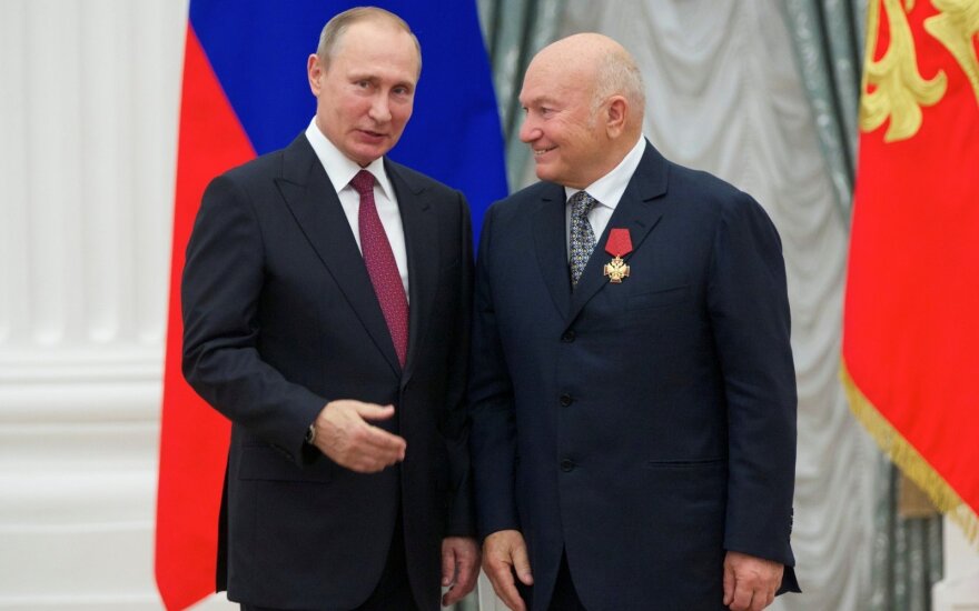 Лужков получил из рук Путина орден и объявил об окончании опалы