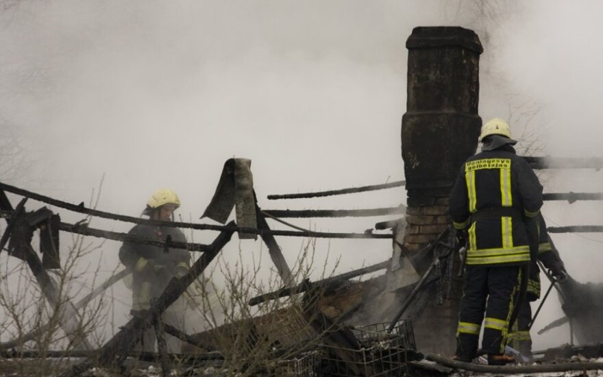 В заброшенном доме сгорели два человека