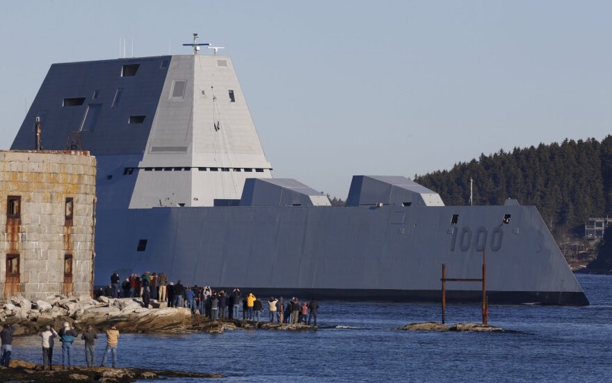 ВМС США начали испытания новейшего эсминца с ракетным вооружением
