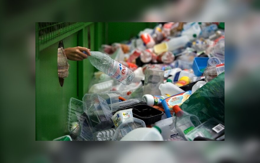 Литовская фирма обвиняется в невывозе в Латвию почти 6 тыс. тонн отходов упаковок