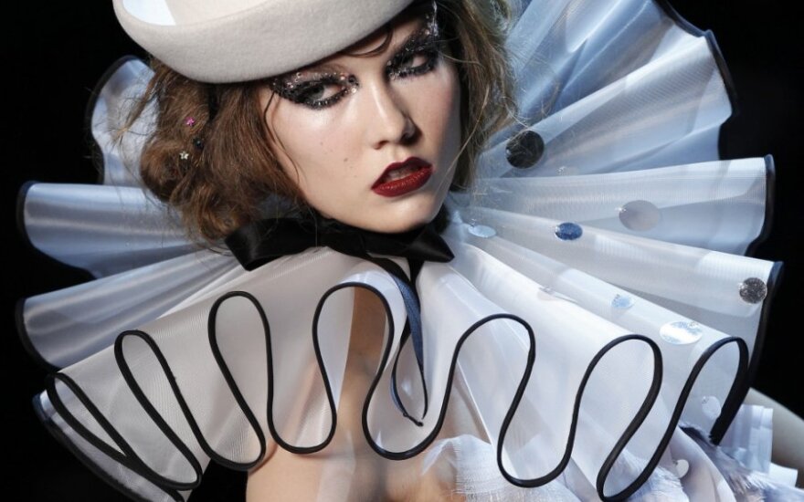 Карли Клосс стала главной моделью Paris Fashion Week