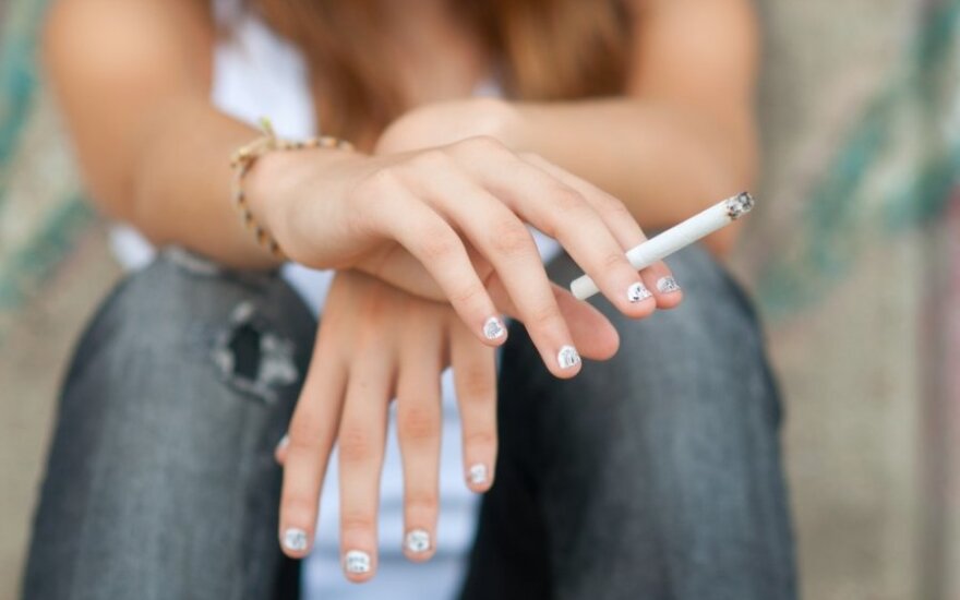 За курение контрабандных сигарет будут назначать штрафы