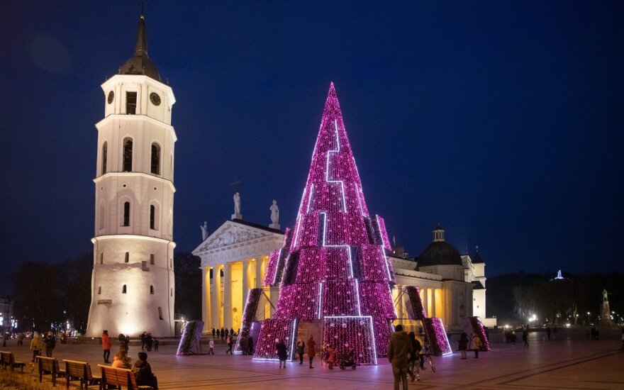 Вильнюсская мэрия представила план на праздники: елка будет огорожена, фейерверков не будет