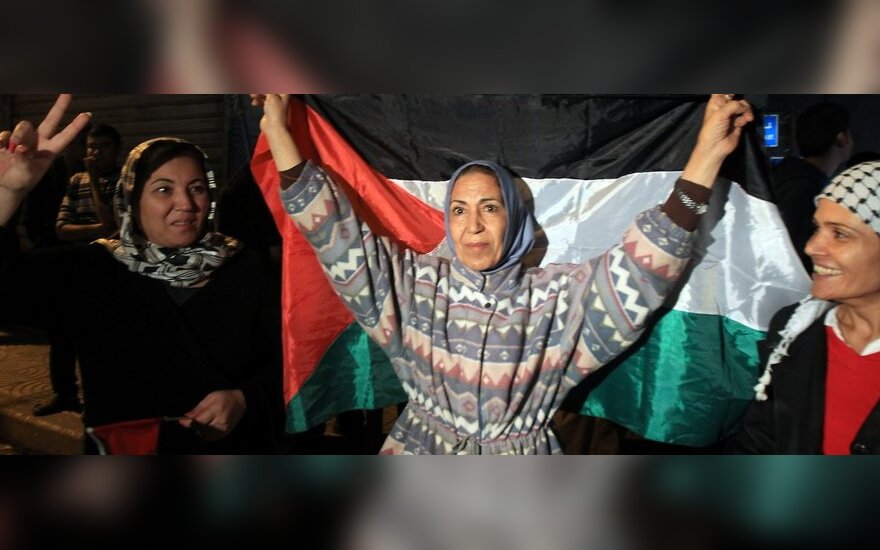 Palestiniečiai švenčia susitarimą dėl paliaubų 
