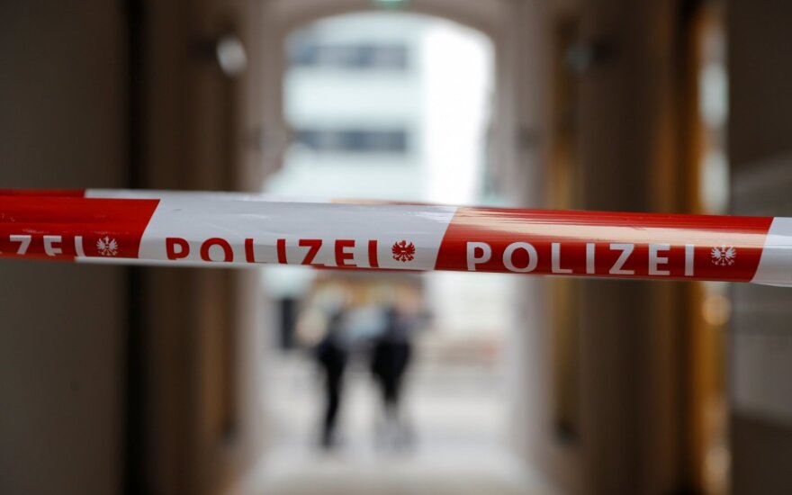Austrijos policija Vienoje ieško šaulio