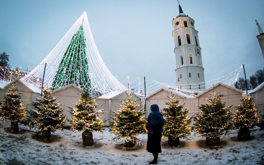В Вильнюсе закрывают подход к самой красивой елке