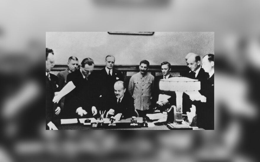 СМИ: переписывание истории распространяет яд