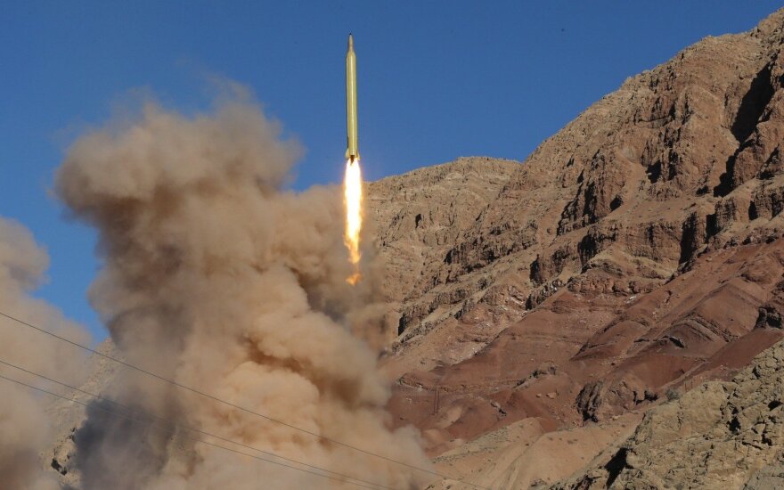 Иран угрожает возможностью ракетного удара по базам США