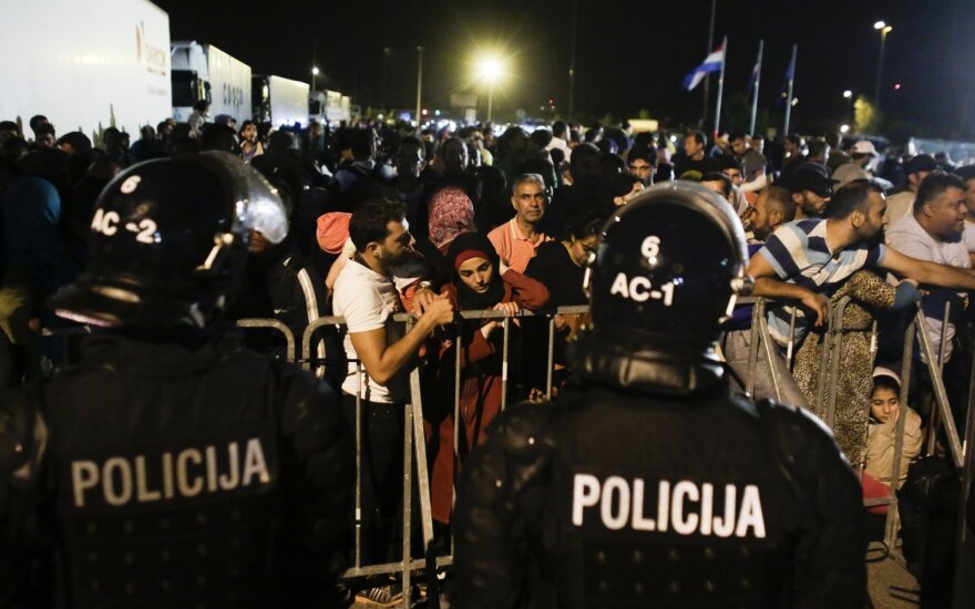 Мигранты пытаются прорваться в Словению