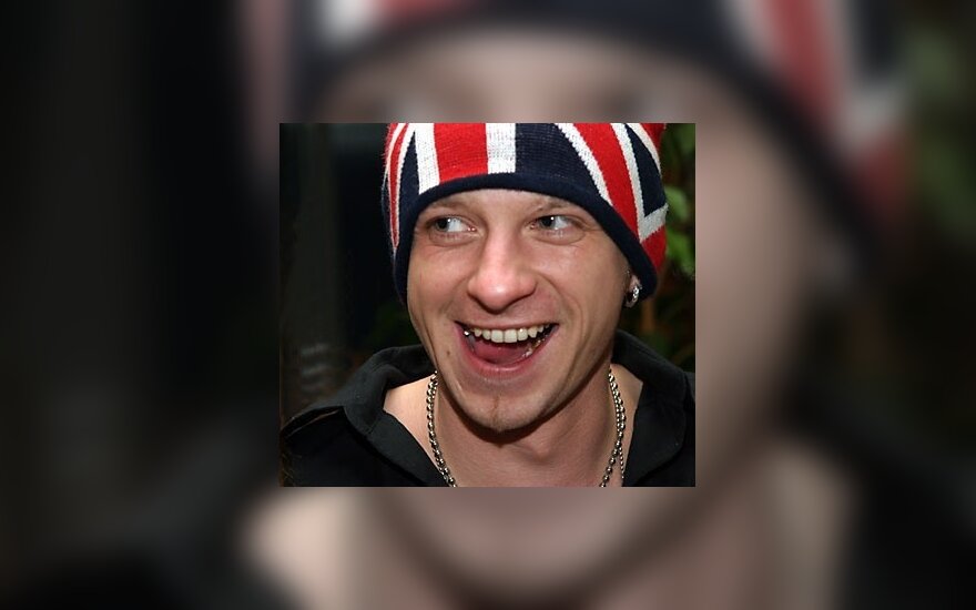 Лидер "Биплана" Макс: "я работаю на благо родины!"