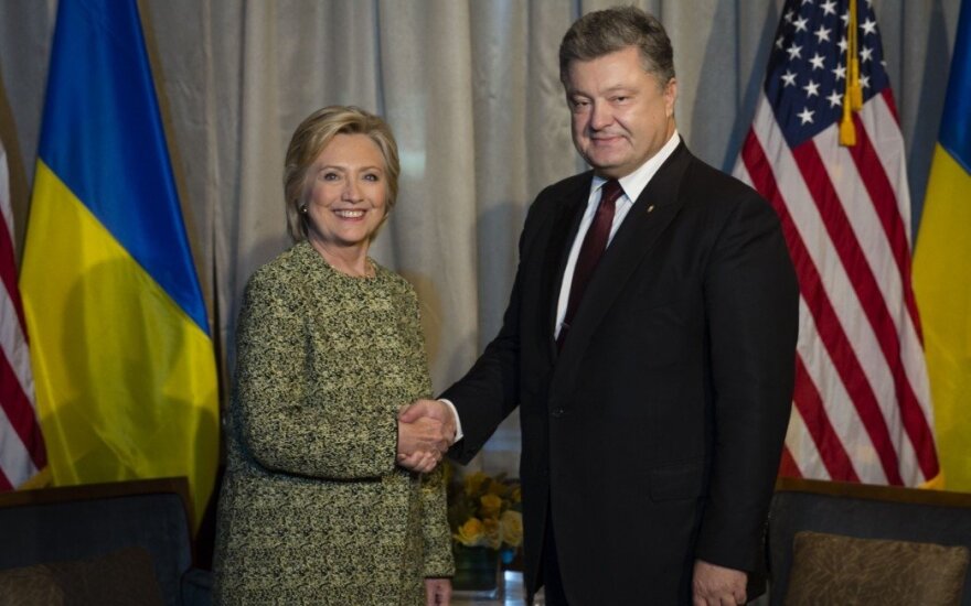 Порошенко и Клинтон обсудили санкции против России и российскую агрессию