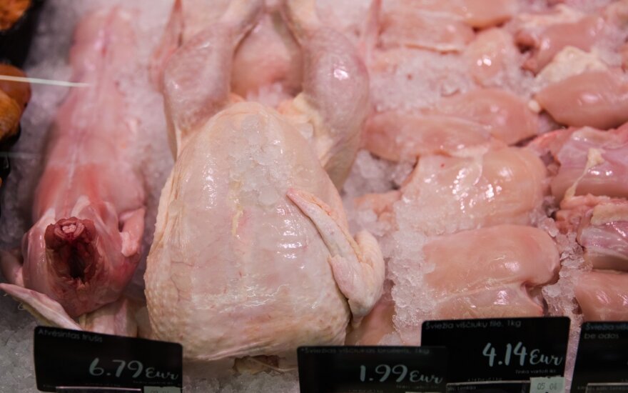 Птичий грипп в Польше может снизить цены на мясо птицы в Литве