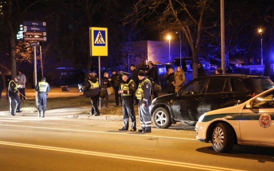 Girtas BMW vairuotojas perėjoje Vilniuje partrenkė penkis žmones