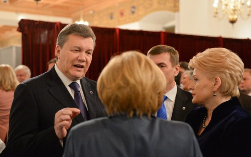 Viktoras Janukovičius, Dalia Grybauskaitė