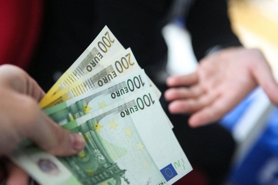 Kaip ir Kur Investuoti Pinigus Lietuvoje? m. - Uždirbti internetu 10 eurų