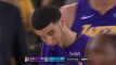 Kamuolį palietęs Lonzo Ballas pelnė dvitaškį su sirena