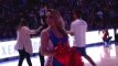 Taiklus „76ers“ fano metimas iš vidurio aikštės