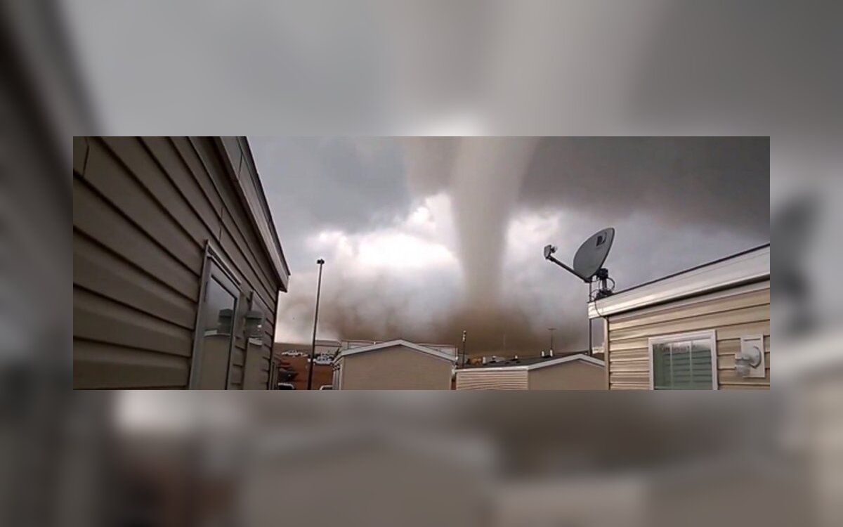 Dėl Kvailiojimo Vos Nezuve Pilieciai Tornado Sėlsma Nufilmavo Is Nepaprastai Arti Grynas Lt