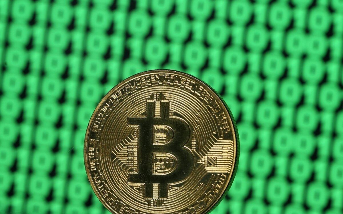 bitkoinas turėtų būti legali valiuta