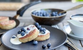 Veganiški varškėtukai – skaniausi su vaniliniu anakardžių padažu