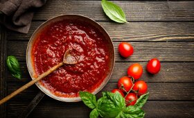 Naminis pomidorų padažas – pats geriausias būdas pomidorų derliui sunaudoti!