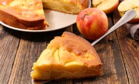 Obuolių pyragas – toks minkštas, drėgnas ir purus, kad abejingų jam nelieka