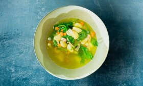 Pupelių sriuba su špinatais – labai maistinga