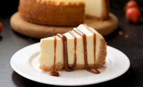 Sūrio pyragas – nuostabaus skonio skanus desertas, kurio nereikia kepti