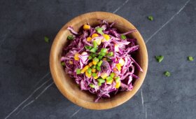 „Coleslaw“ salotos – galima valgyti kaip garnyrą arba vienas