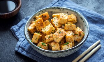 Tofu varškės kepsneliai, kurie skoniu primins žuvį – išbandykite