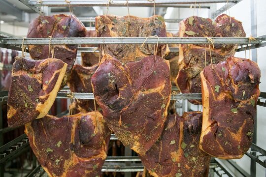 Lėtas mirties romanas virtuvėje: lietuviai suvalgo tris kartus daugiau mėsos nei turėtų