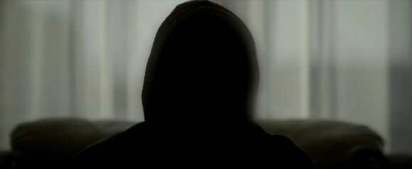 "Миллионеры на бумаге": эмигрантами из Литвы воспользовались аферисты