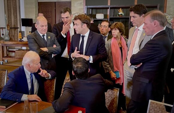 Joe Biden, Olaf Scholz, Pedro Sanchez, Emmanuel Macron, Rishi Sunak, Justin Trudeau