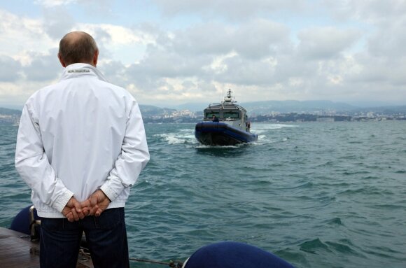 On the second day of the meeting, Putin and Lukashenko set sail