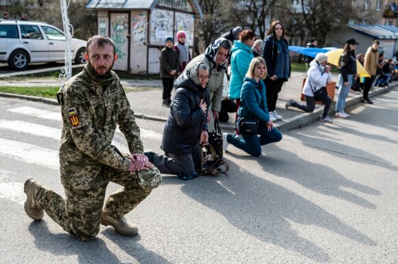 Ukrainos kario Romano Tiakos laidotuvės. Karys žuvo Rusijos sukelto karo Ukrainoje metu, jam buvo 47 m. 2022 balandžio 12 d., Stebnykas, Lvivo apskritis, Ukraina.