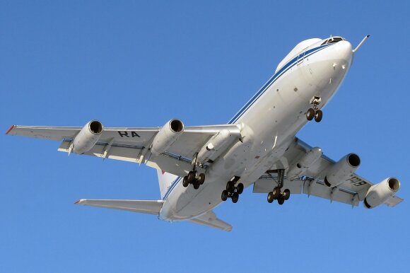 Andre generasjons fly IL-80