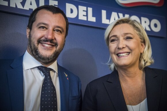 Italijos vicepremjeras Matteo Salvini ir Prancūzijos dešiniosios populistė Marine Le Pen